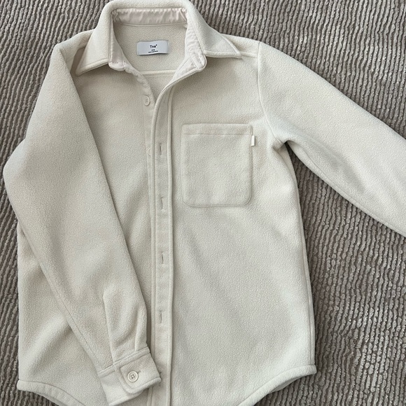 Tna
Cozy Fleece Boyfriend Shirt
Fleece button-up shirt jacket - Picture 2 of 3